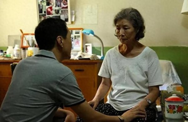 股王配资 一个惊人的真相：多子女家庭中 , 给老人托底的人 , 大多都以寒心收场